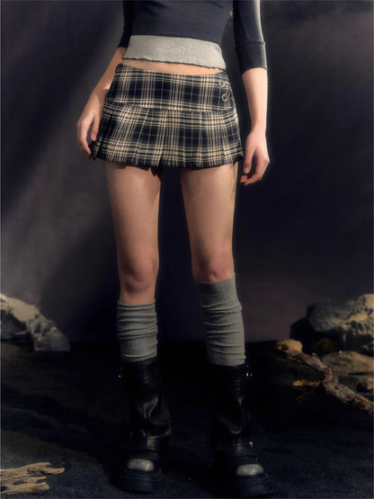 Mini plaid skirt