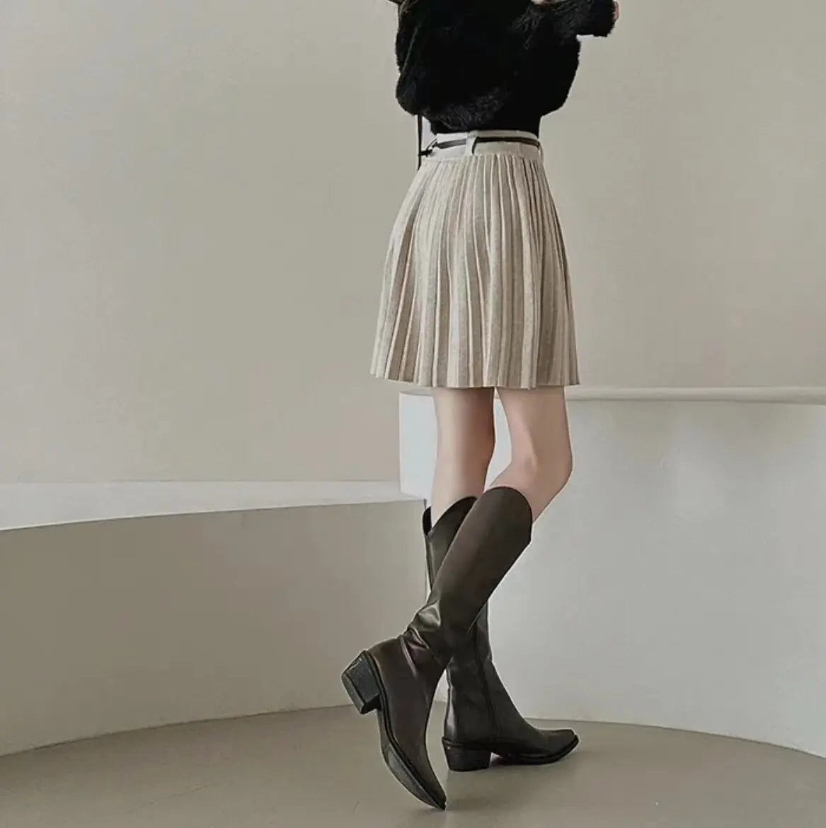 Knitted Pleated Short Skirt